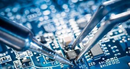 芯片超車之路 從硅基顛覆到自主創(chuàng)新，中國如何破局